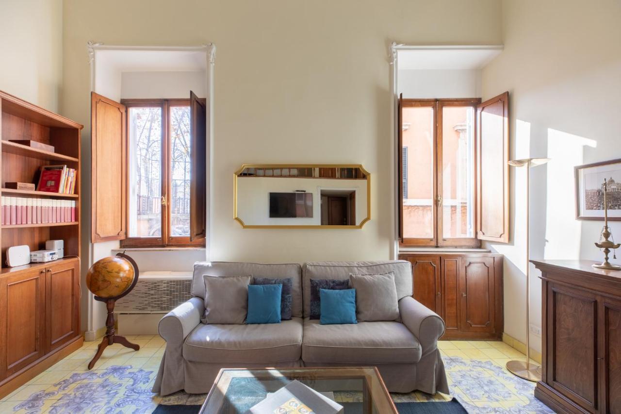 Iflat Campo De Fiori Cozy Flat Apartment Rome Bagian luar foto