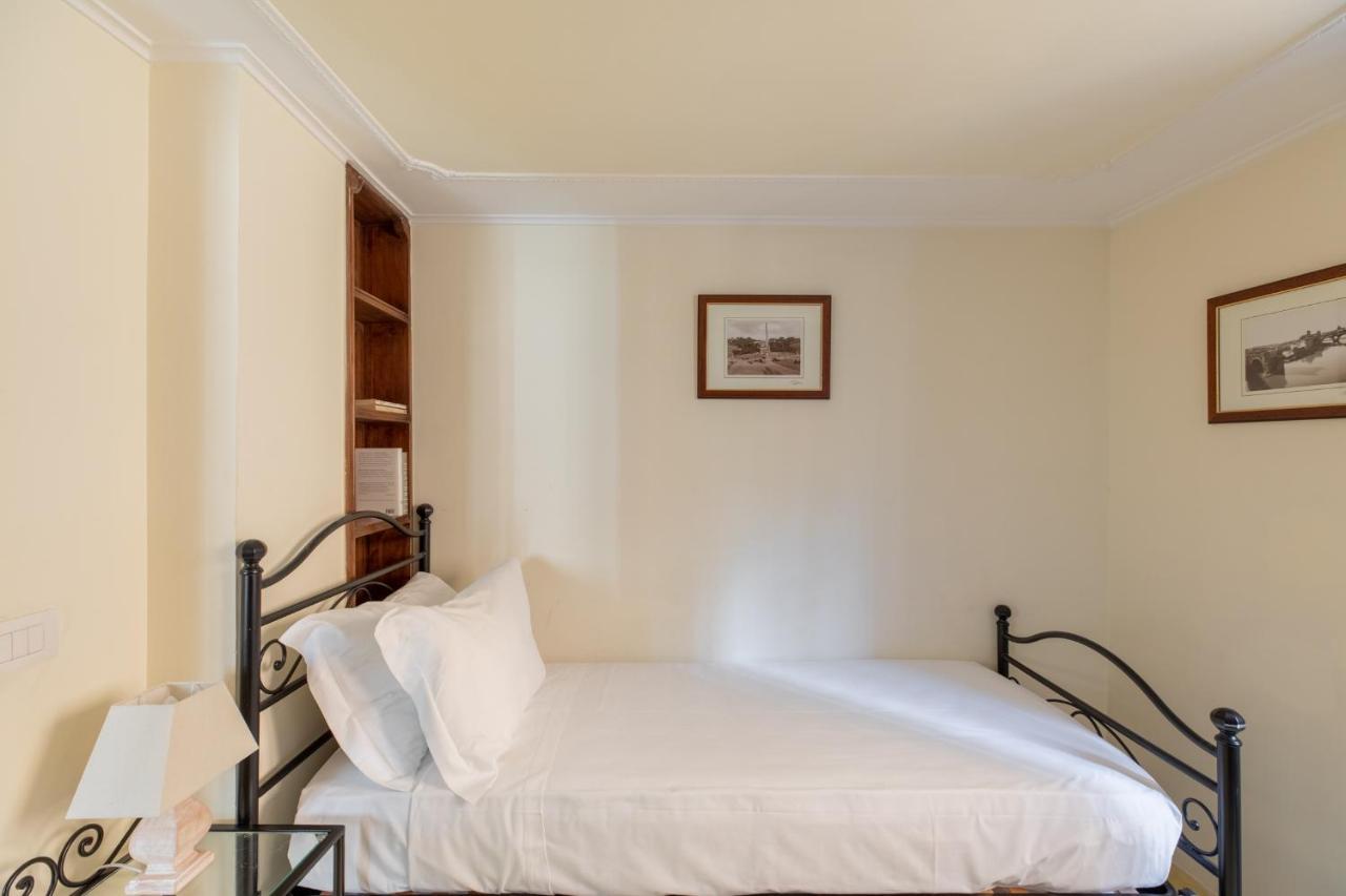 Iflat Campo De Fiori Cozy Flat Apartment Rome Bagian luar foto